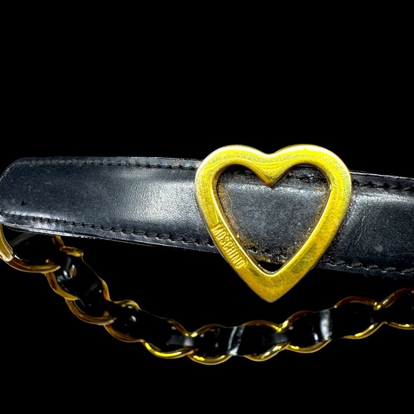 Vintage Moschino Patent Leather Belt with Heart and Chain - Redwall Collection - Picture 5 of 12